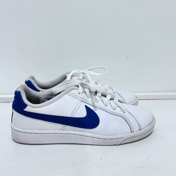 Nike Womens Classic White Court Royale Sneaker Shoes White Leather Casual Size 7 - Picture 1 of 11